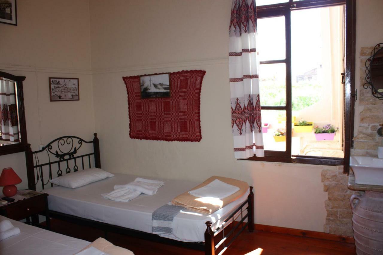Mmebassia Bed and Breakfast Chania  Exteriör bild