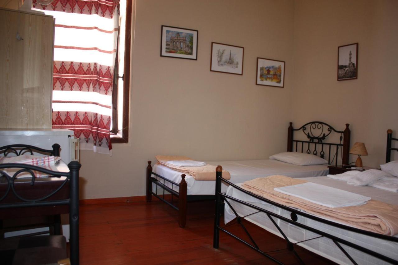 Mmebassia Bed and Breakfast Chania  Rum bild